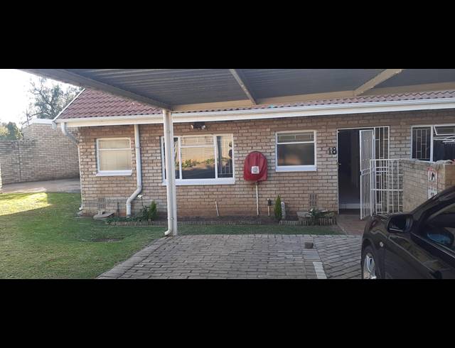 3 BEDROOM TOWNHOUSE RENTED IN NORKEM PARK
